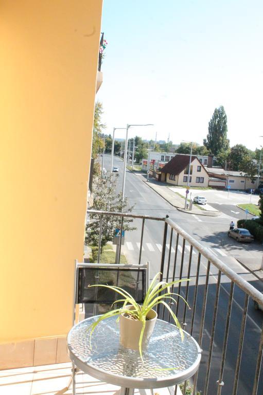 Eozin Apartman Pecs Exterior photo